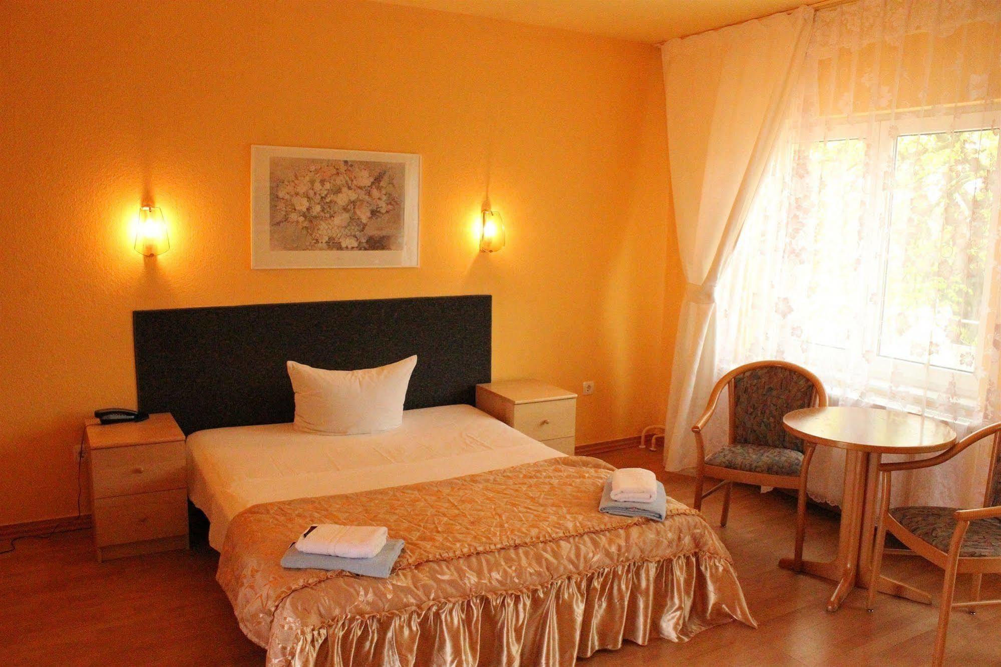 Apartment-Hotel-Dahlem เบอร์ลิน ภายนอก รูปภาพ